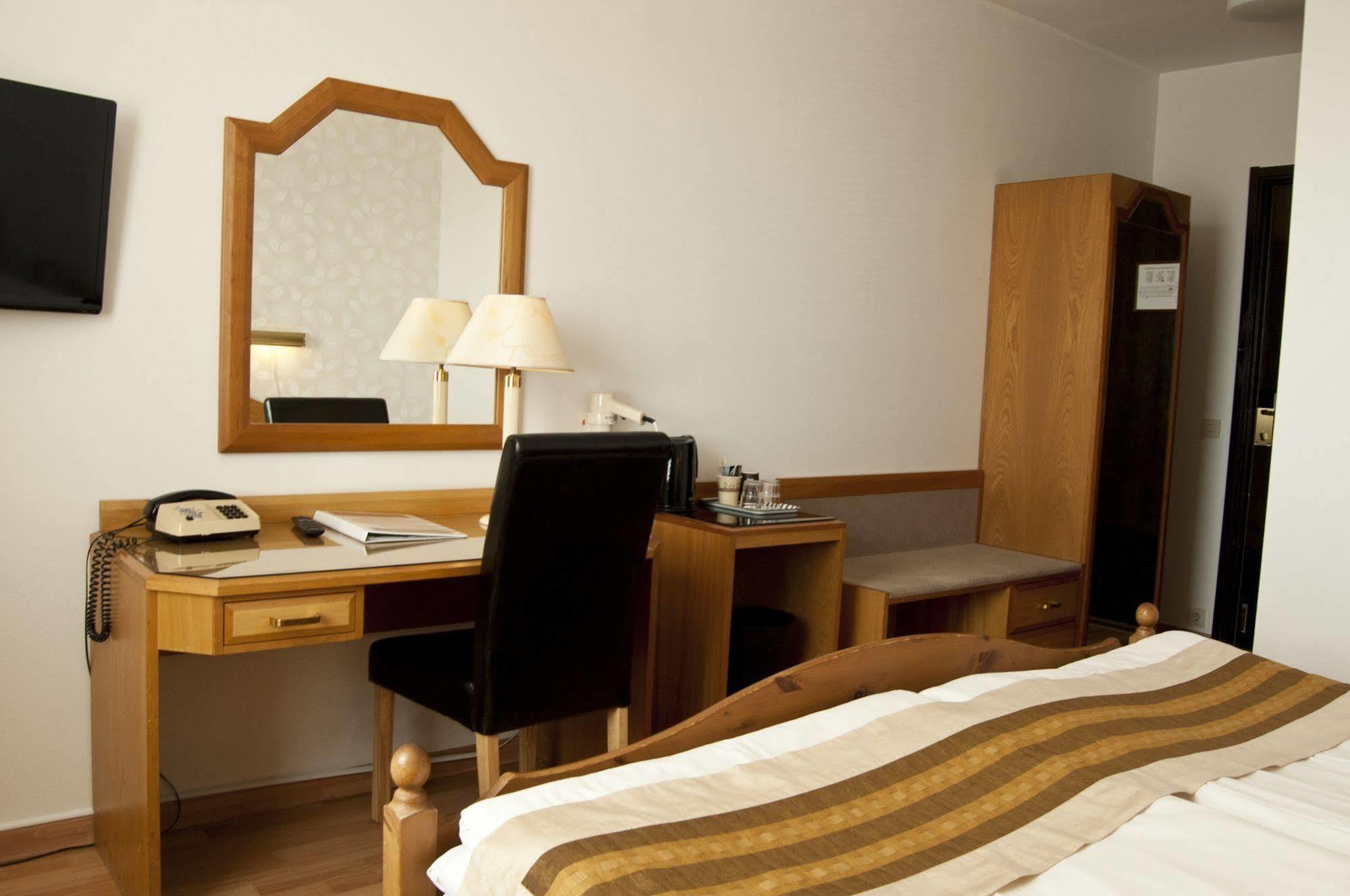 Hotell Kung Goesta By First Mora Exterior photo